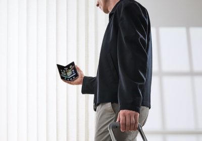 Un’innovativa soluzione: il pieghevole per ridurre il numero di dispositivi in borsa