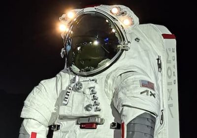 Gli astronauti vestono Prada, presentate le nuove tute della Nasa per andare sulla Luna