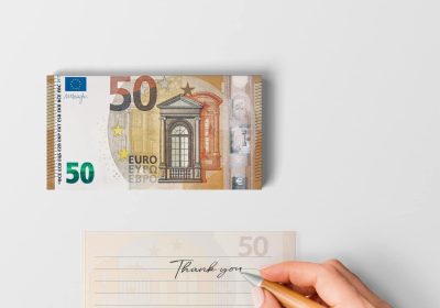 Scratch Cash Block 50 € Euro – 50 Banconote su cui Scrivere, Soldi Coupon, Block Notes, Buoni Sconto, Gadget (Dimensioni Aumentate al 125% Rispetto a Quelle Reali)