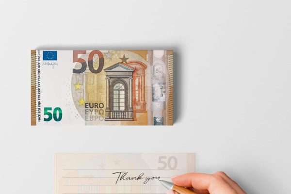 Scratch Cash Block 50 € Euro – 50 Banconote su cui Scrivere, Soldi Coupon, Block Notes, Buoni Sconto, Gadget (Dimensioni Aumentate al 125% Rispetto a Quelle Reali)