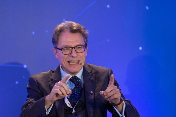 Floridi: mancanza di regolamentazione ostacola l’uso dell’intelligenza artificiale nella sanità – News