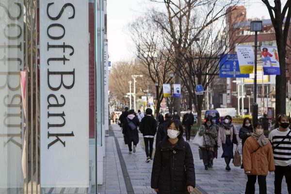 Softbank sta considerando un investimento da 500 milioni in OpenAI