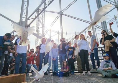 Gabbiani e piccioni sorvegliano l’atmosfera sopra la Maker Faire – Video sulle tecnologie del futuro