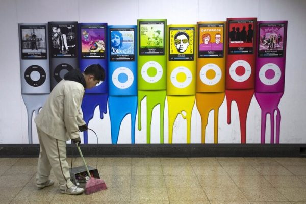 Con mille canzoni in tasca: l’iPod rivoluzionò la musica, 23 anni fa – Software e App