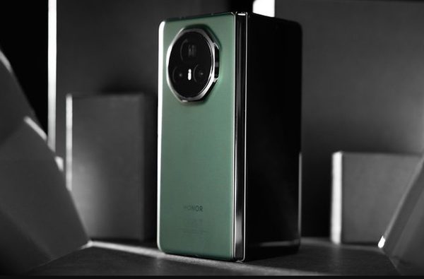 Uno su tre italiani desidera ridurre il numero di dispositivi tech: troppi gadget nella vita quotidiana