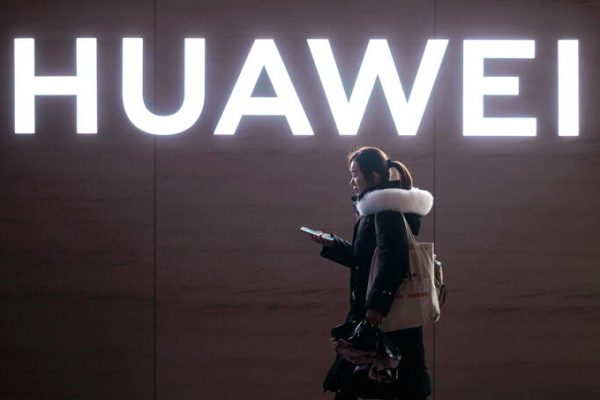 Huawei annuncia il nuovo Mate 70 con sistema operativo proprietario