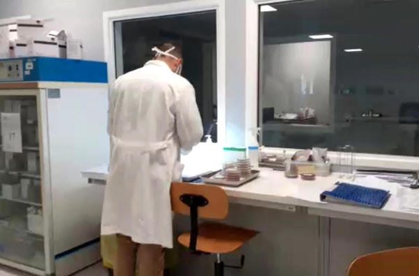 Micro-difetti: il futuro delle memorie ultra-rapide