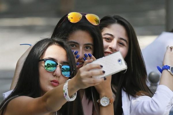 Influencer e creator: la fiducia rimane salda nonostante gli scandali – Web & Social