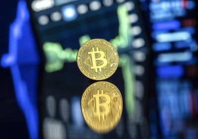 Il Bitcoin continua a segnare nuovi record: vola a 103.909 dollari