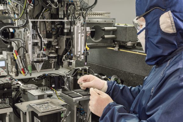 IBM: Con la fibra ottica, l’Intelligenza Artificiale diventa più veloce e efficiente – Future Tech