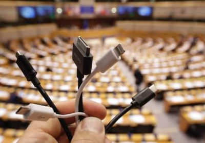 Da domani caricatore universale obbligatorio per i dispositivi elettronici venduti nell’Ue