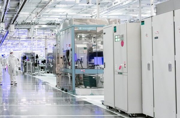 Il 2024 di Intel: un’anno di trasformazione e investimenti nel futuro della tecnologia