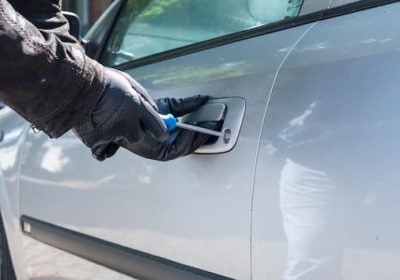 Furti d’auto in Italia, Mercedes introduce la ‘barriera digitale’