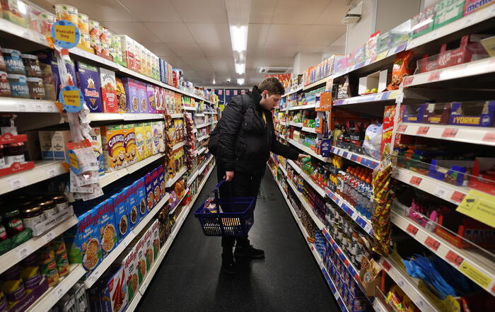 Acquisti: la maggioranza degli italiani opta per prodotti consigliati dall’intelligenza artificiale – Future Tech