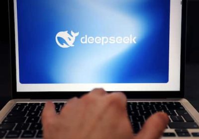 DeepSeek, OpenAi accusa di furto intellettuale: app rimossa dagli store in Italia