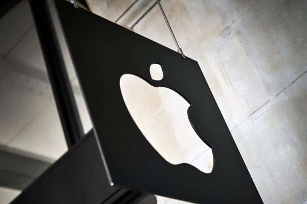 Apple deve “aprire” altre funzioni del suo sistema operativo in Europa