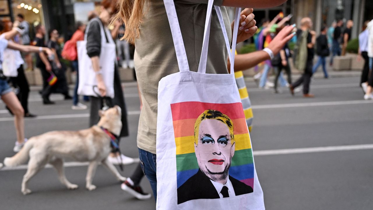 Viktor Orbán vuole vietare le associazioni sgradite al governo ungherese, dopo il Pride