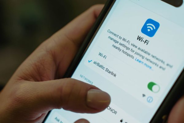 Starlink sale a bordo di airBaltic, prima compagnia aerea europea a offrire la connessione satellitare