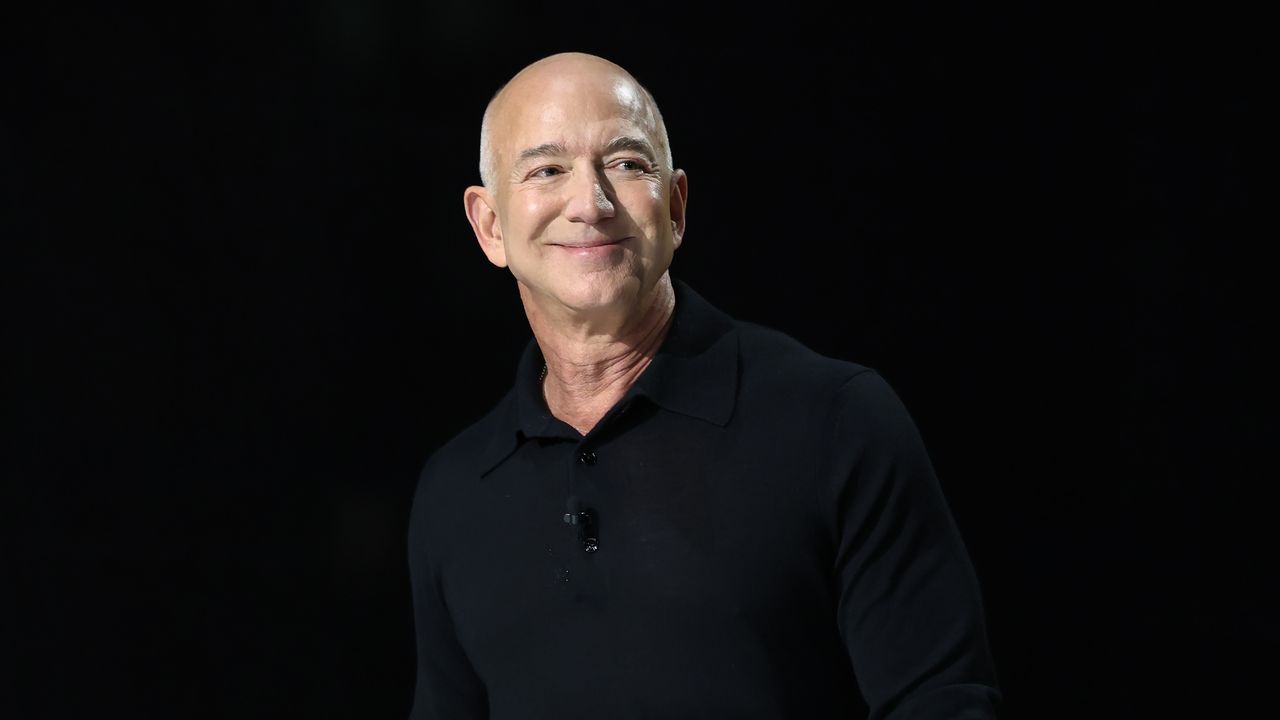 Jeff Bezos, il Washington Post si riposiziona per l’era Trump