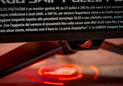 ASUS ROG Swift OLED PG27UCDM: QD-OLED, 4K e 240Hz in 27 pollici