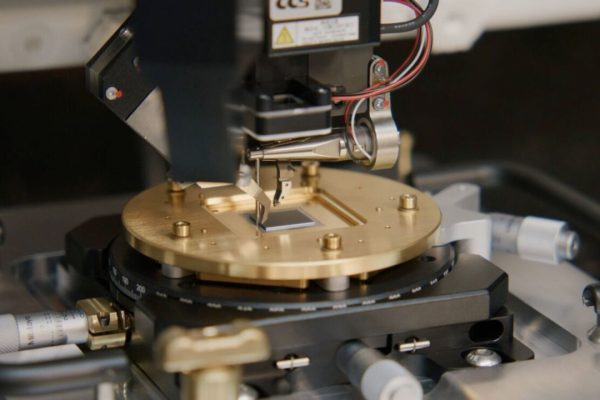 Amazon Web Services ha svelato Ocelot, il suo primo processore quantistico