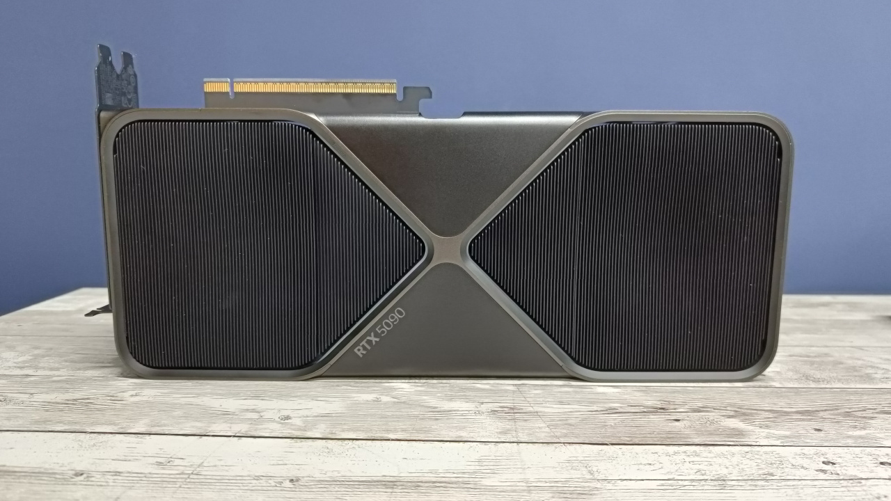 'State lontani dalla GeForce RTX 5090 Founders Edition': l'appello di un riparatore