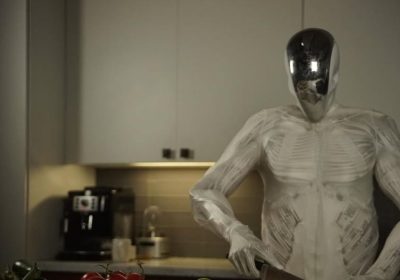 Protoclone, il primo androide bipede con sistema muscolo-scheletrico