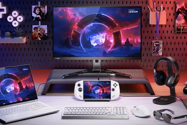 Lenovo Legion Go S: disponibile in Italia la console con AMD Ryzen Z2 Go