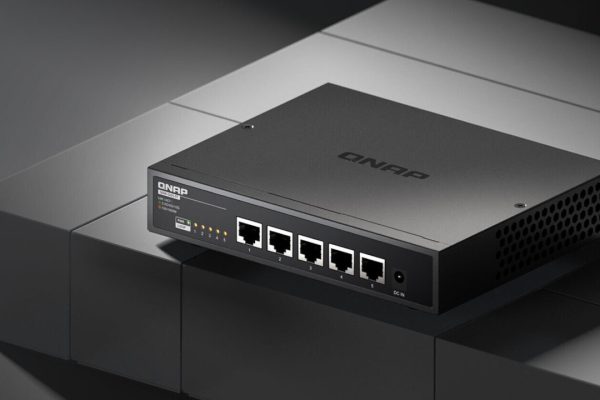 QNAP presenta lo switch QSW-3205-5T con 5 porte a 10 Gbps