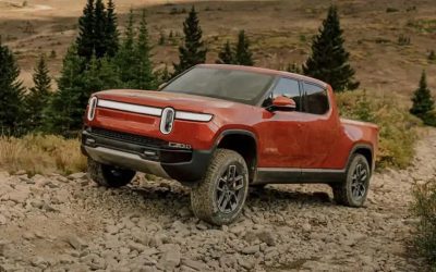 Rivian vede la luce in fondo al tunnel: primo utile lordo in un trimestre