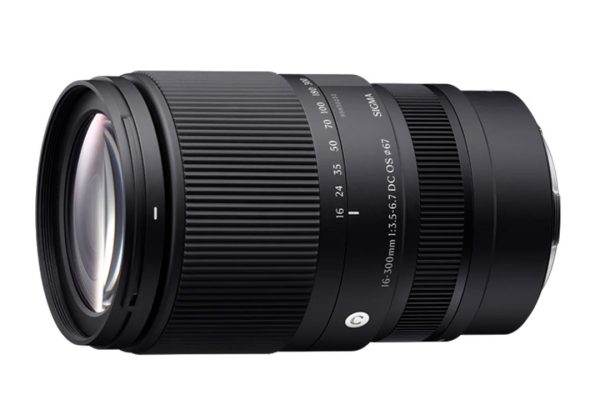 Sigma 16-300mm F3.5-6.7 DC OS Contemporary: zoom 18,8x per mirrorless APS-C