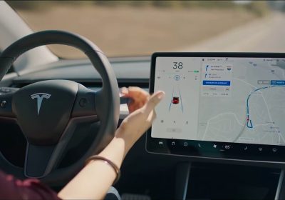 Tesla chiede il permesso per servizio di trasporto in California, ma alla guida ci saranno umani