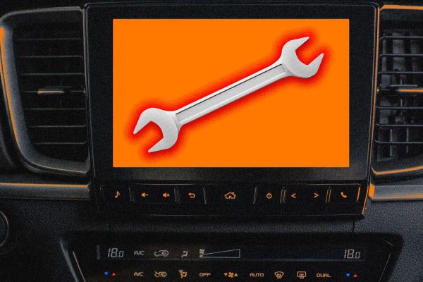 Auto, le pubblicità presto potrebbero invadere gli schermi