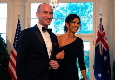 Katie e Stephen Miller, la coppia che sta aiutando Musk nella sua scalata al governo americano