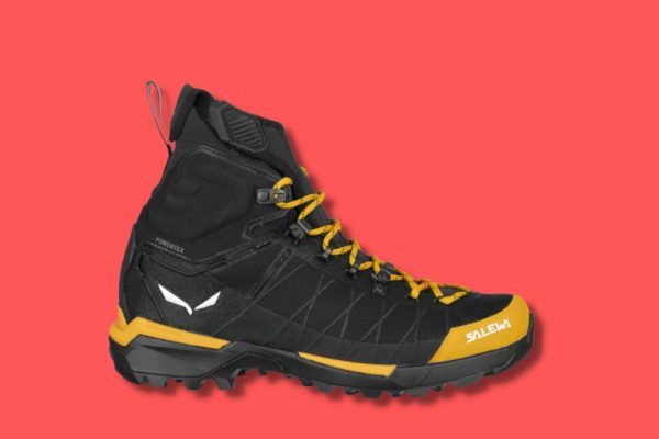 15 scarpe da trekking da donna per affrontare ogni sfida col piede giusto