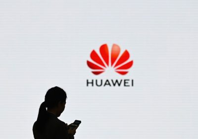 Huawei, lobbisti accusati di aver corrotto dei deputati europei per favorire il 5G cinese
