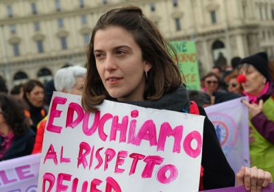 Come riconoscere la violenza economica contro le donne