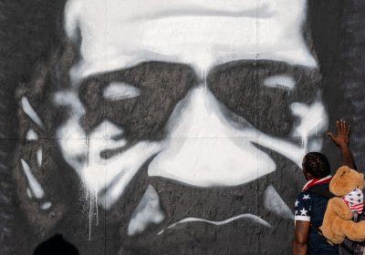 La scritta “Black Lives Matter” di Washington in memoria di George Floyd sta per essere rimossa