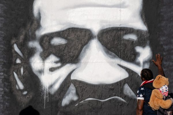 La scritta “Black Lives Matter” di Washington in memoria di George Floyd sta per essere rimossa