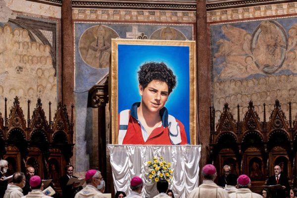 Carlo Acutis, su internet sarebbero state messe in vendita le reliquie del beato