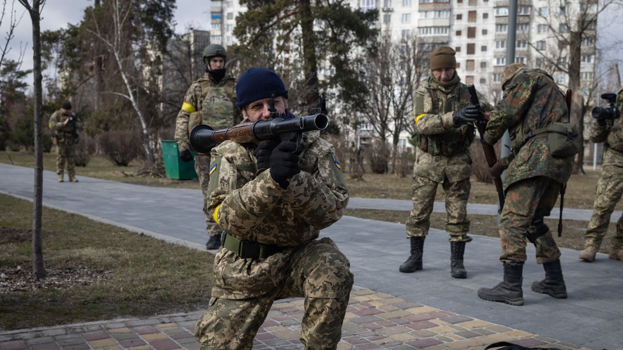 Trump e l’Ucraina, quanto contano gli aiuti Usa? E l’Europa può sopperire?