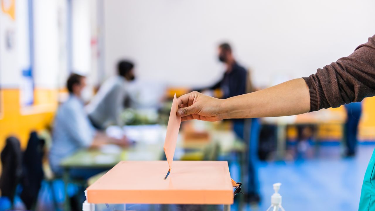 Elezioni 2025, quando si vota per i referendum e le amministrative? Dove votano i fuorisede?