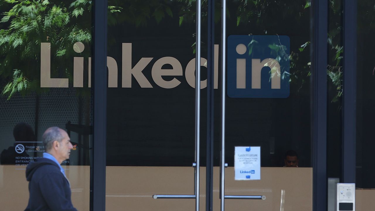 Anche LinkedIn è entrato nel mirino del fisco italiano, che chiede un miliardo ai social network