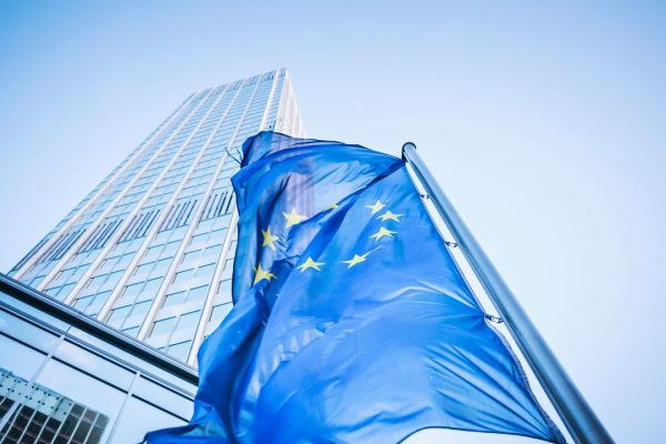 Leonardo, le azioni schizzano su. La prospettiva di una difesa europea senza gli Usa fa volare i titoli del comparto