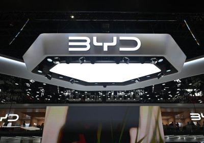 Tesla, perché Byd ha battuto l’auto elettrica di Musk. Almeno nel fatturato