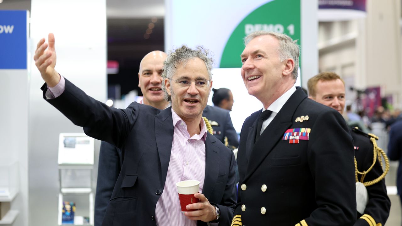 Palantir, il libro che comanda alla Silicon Valley di imbracciare le armi