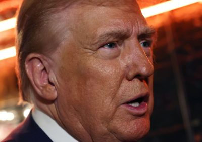 Il bitcoin rimbalza ancora e sfiora i 90mila dollari dopo il post di Trump su possibili riserve Usa. Volano anche le altre cripto