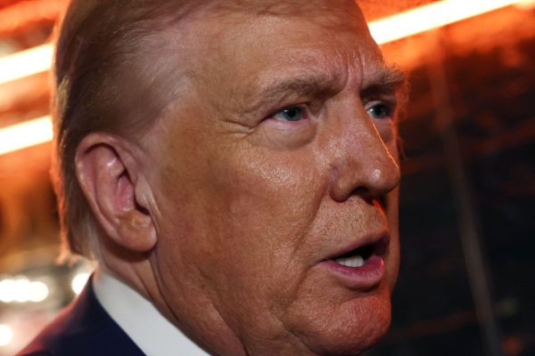 Il bitcoin rimbalza ancora e sfiora i 90mila dollari dopo il post di Trump su possibili riserve Usa. Volano anche le altre cripto