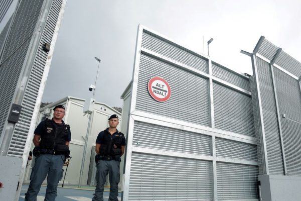 Albania, il governo ha approvato il nuovo decreto trasformando i “centri” in strutture per rimpatri