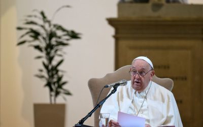 Papa Francesco ha una visione sull’intelligenza artificiale controcorrente rispetto alle big tech